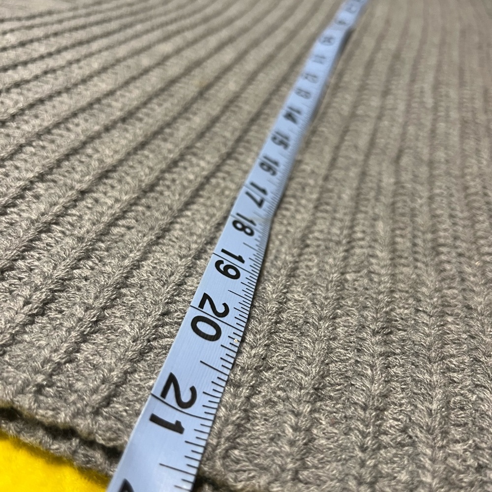 Distressed Sweater - Picture 6 of 10